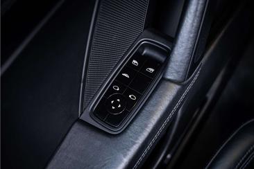 Porsche 992 I Carrera 4S Cabriolet — photo 31