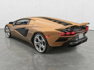 Lamborghini Few Off Countach LPI 800-4