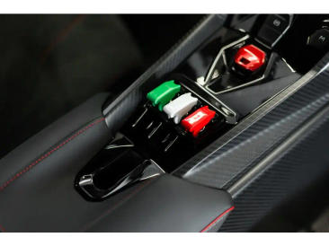 Lamborghini Few Off Veneno — photo 8