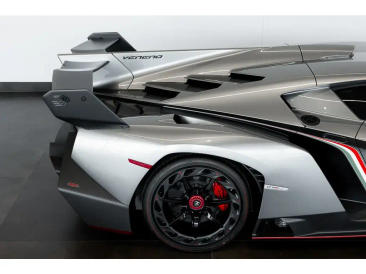 Lamborghini Few Off Veneno — photo 33