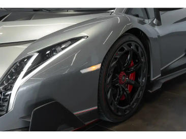 Lamborghini Few Off Veneno — photo 42
