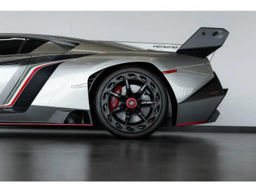 Lamborghini Few Off Veneno — photo 55
