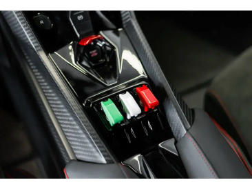 Lamborghini Few Off Veneno — photo 69