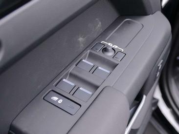 Land Rover Defender 110 D200 S AWD Auto 26MY Noir — photo 7