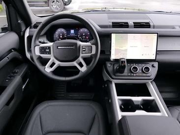 Land Rover Defender 110 D200 S AWD Auto 26MY Noir — photo 12