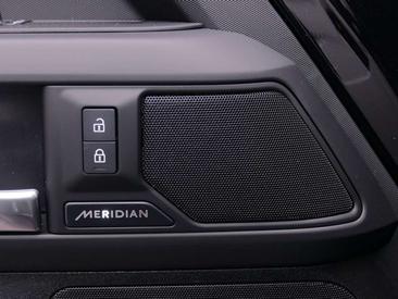 Land Rover Defender 110 D200 S AWD Auto 26MY Noir — photo 10