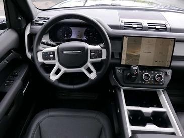 Land Rover Defender 110 D200 S AWD Auto 26MY Noir — photo 15