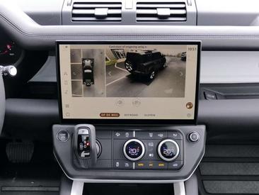 Land Rover Defender 110 D200 S AWD Auto 26MY Noir — photo 18
