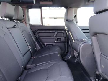 Land Rover Defender 110 D200 S AWD Auto 26MY — photo 11