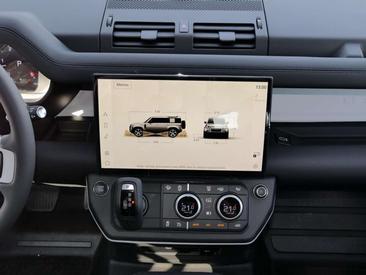 Land Rover Defender 110 D200 S AWD Auto 26MY — photo 24