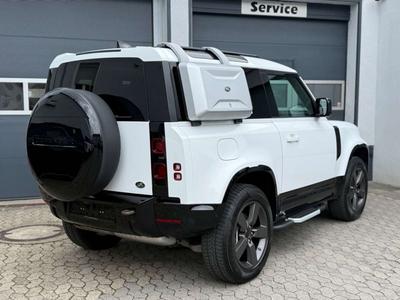 Land Rover Defender 90 3.0 X-Dynamic SE