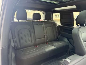 Land Rover Defender 90 3.0 X-Dynamic SE — photo 11