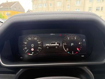Land Rover Defender 90 3.0 X-Dynamic SE — photo 18