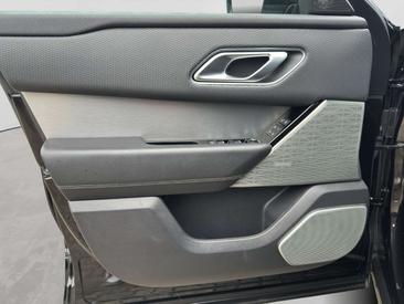 Land Rover Range Rover Velar R-Dynamic SE 3.0d — photo 19