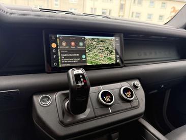 Land Rover Defender 90 3.0 X-Dynamic SE — photo 19