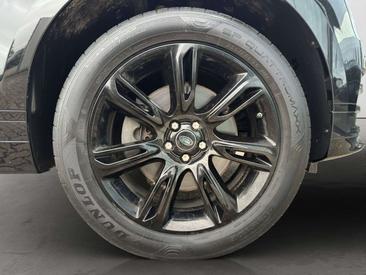 Land Rover Range Rover Velar R-Dynamic SE 3.0d — photo 22