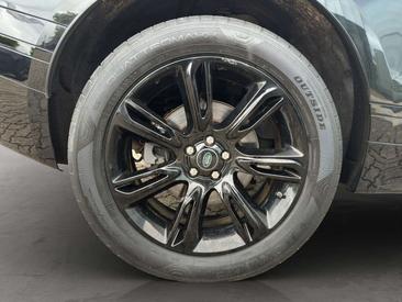 Land Rover Range Rover Velar R-Dynamic SE 3.0d — photo 25