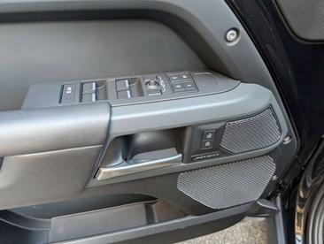 Land Rover Defender 110 X-Dynamic HSE Awd 3.0d I6 Mhev 250cv Auto — photo 18