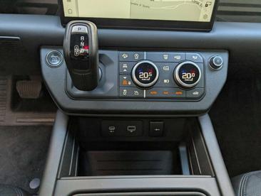 Land Rover Defender 110 X-Dynamic HSE Awd 3.0d I6 Mhev 250cv Auto — photo 20
