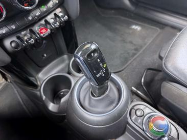 Mini Cooper Classic D — photo 10