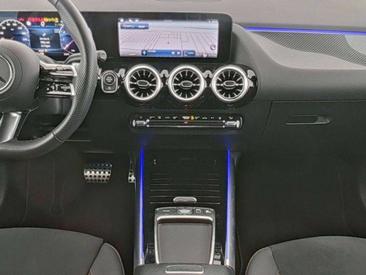 Mercedes GLA 180 AMG Line — photo 7