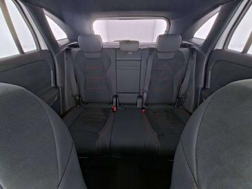 Mercedes GLA 180 AMG Line — photo 9