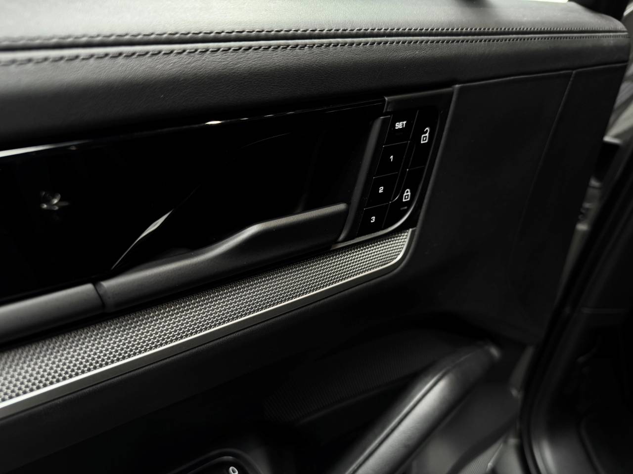 Porsche Cayenne III ph2 E-Hybrid - 2024 - Joinsteer - #30