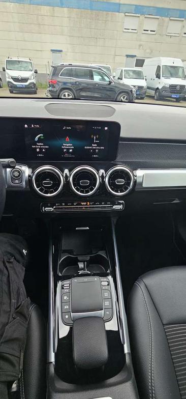 Mercedes GLB 220 — photo 11
