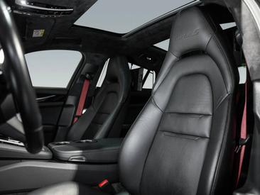 Porsche Panamera II ph2 Turbo S E-Hybrid — photo 16
