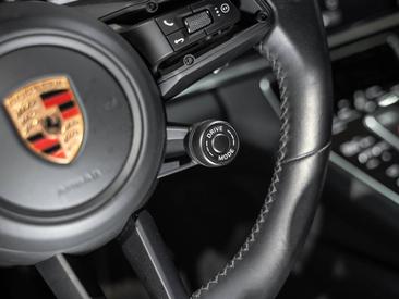 Porsche Panamera II ph2 Turbo S E-Hybrid — photo 32
