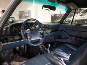 Porsche 993 Carrera Cabriolet — photo 4