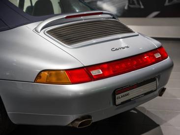 Porsche 993 Carrera Cabriolet — photo 12
