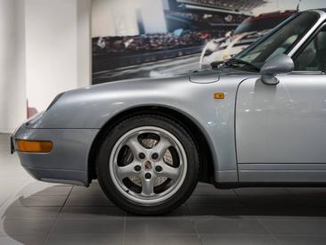 Porsche 993 Carrera Cabriolet — photo 14