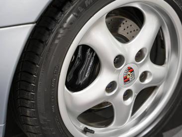 Porsche 993 Carrera Cabriolet — photo 16