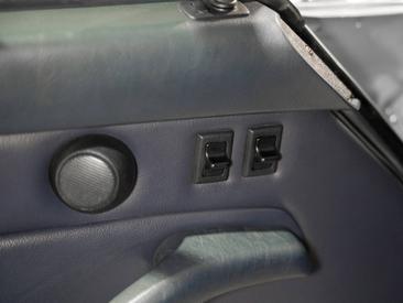 Porsche 993 Carrera Cabriolet — photo 20