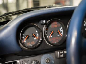 Porsche 993 Carrera Cabriolet — photo 27