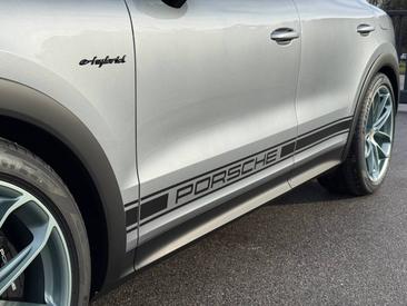 Porsche Cayenne III Turbo E-Hybrid — photo 12