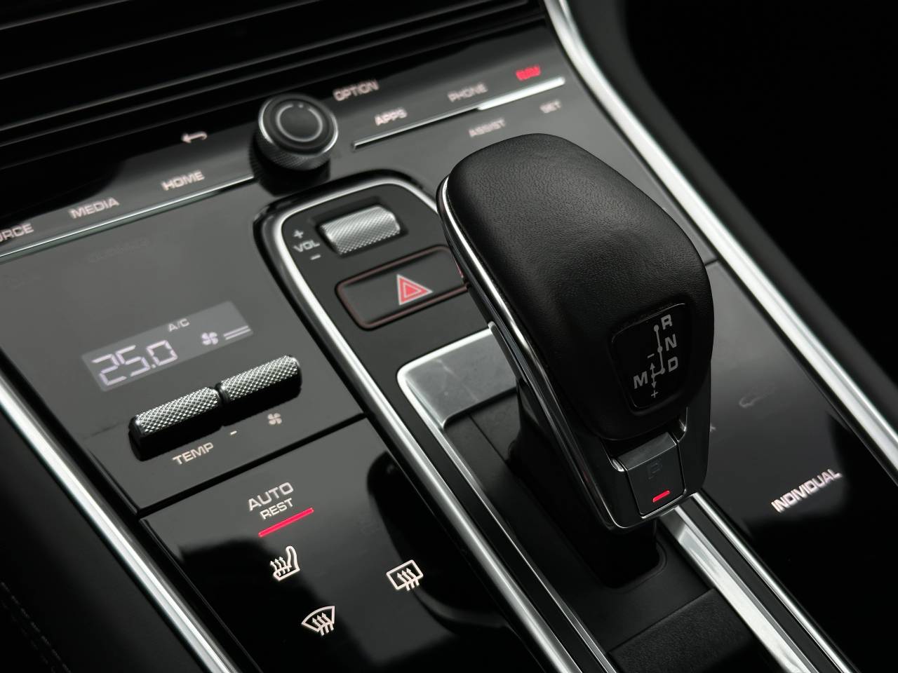 Porsche Panamera II ph2 4 E-Hybrid Sport Turismo Platinum Edition - 2024 - Joinsteer - #15