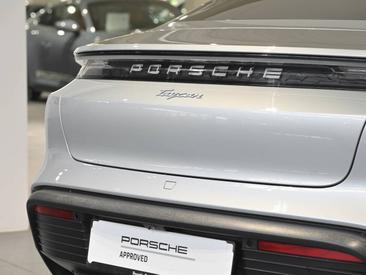 Porsche Taycan — photo 8
