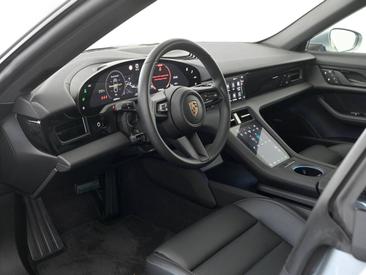 Porsche Taycan — photo 11