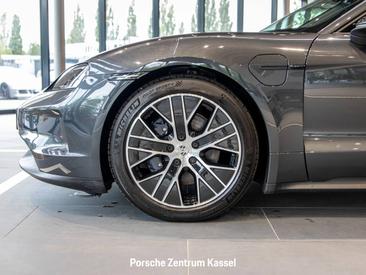 Porsche Taycan ph2 — photo 17