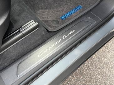 Porsche Cayenne III Turbo E-Hybrid — photo 25