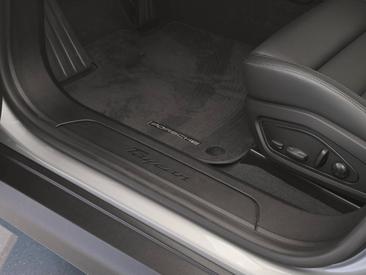 Porsche Taycan — photo 21