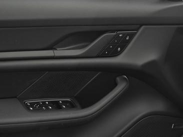 Porsche Taycan — photo 22