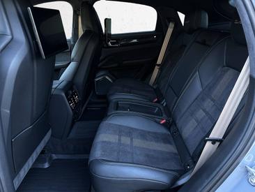 Porsche Cayenne III Turbo GT — photo 13