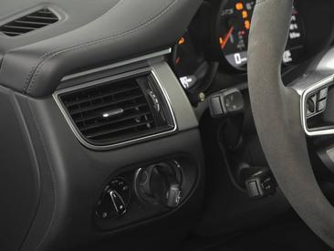 Porsche Macan GTS — photo 12