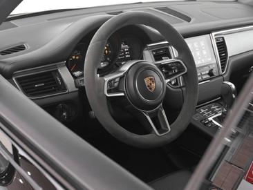 Porsche Macan GTS — photo 13