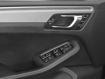 Porsche Macan GTS — photo 21