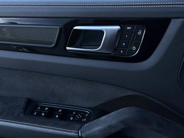 Porsche Cayenne III Turbo GT — photo 31