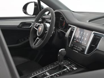 Porsche Macan GTS — photo 24